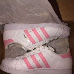 Adidas Superstar YOUTH SIZE 5.5